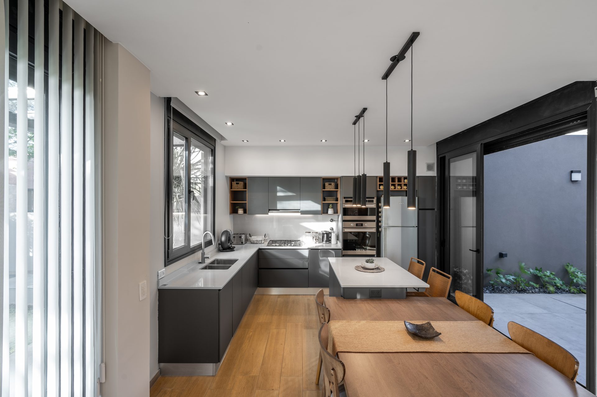 Arenales House · Houses · Mar del Plata, Argentina — image 15 of 16