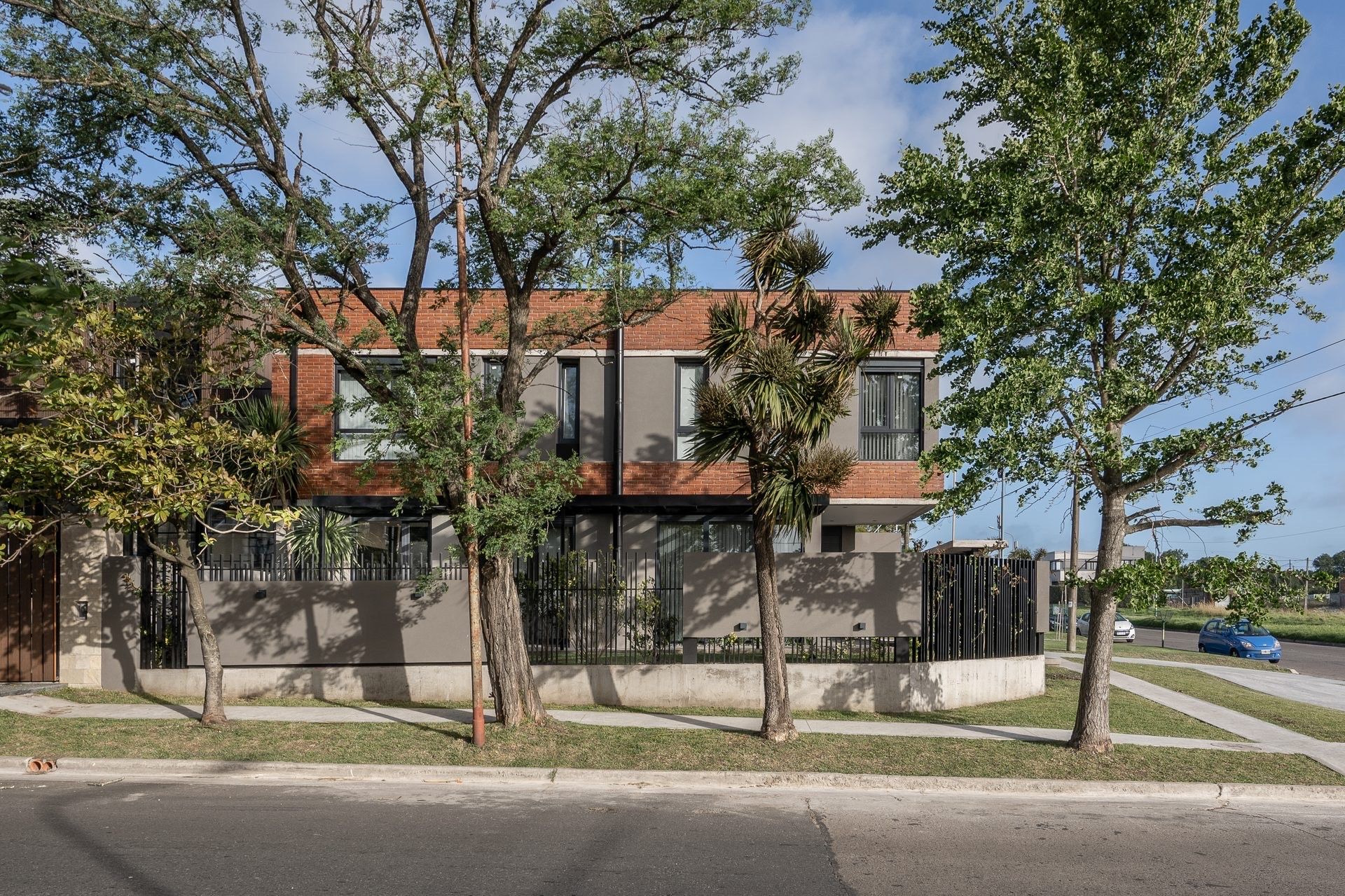 Arenales House · Houses · Mar del Plata, Argentina — image 2 of 16