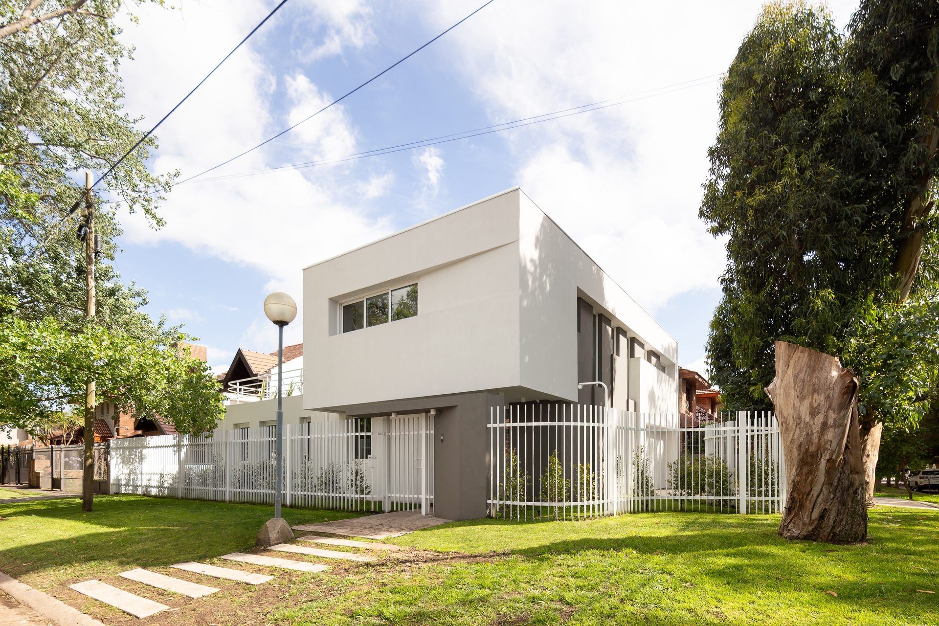 Studio House · Houses · Mar del Plata, Argentina — image 3 of 23