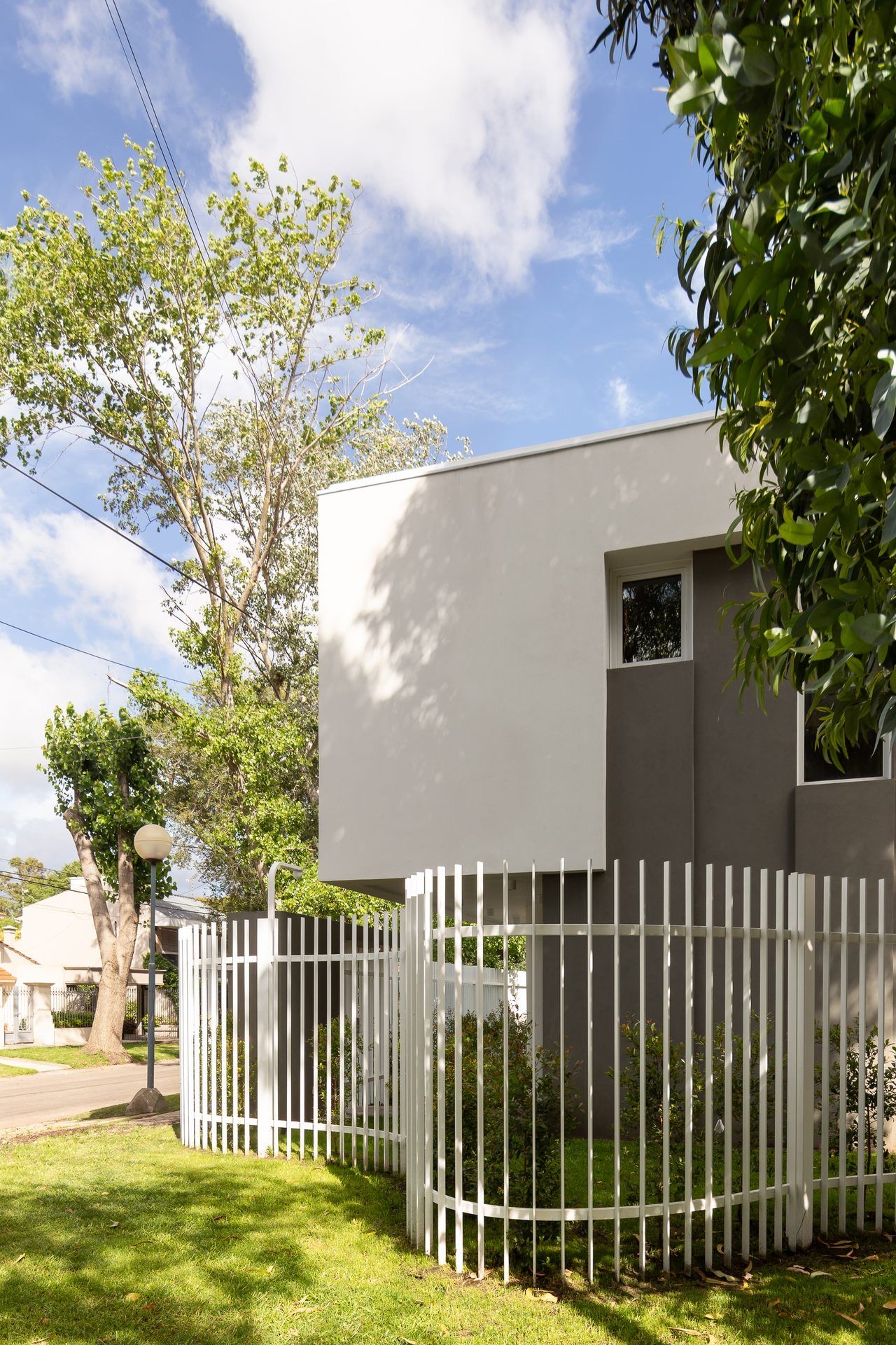 Studio House · Houses · Mar del Plata, Argentina — image 4 of 23