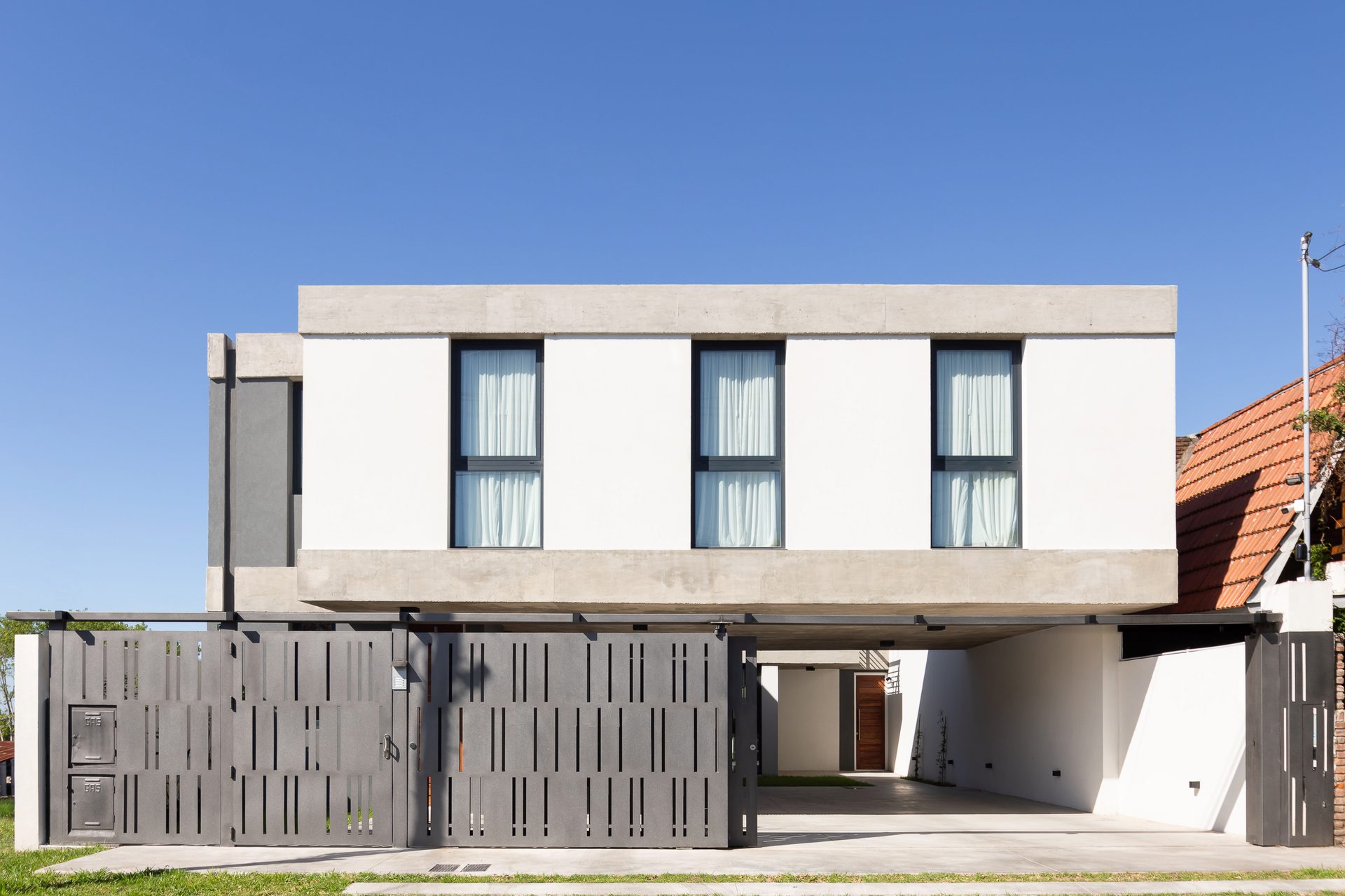 Larrea Houses · Vivienda multifamiliar · Hasta 3 niveles · Mar del Plata, Argentina — image 2 of 23