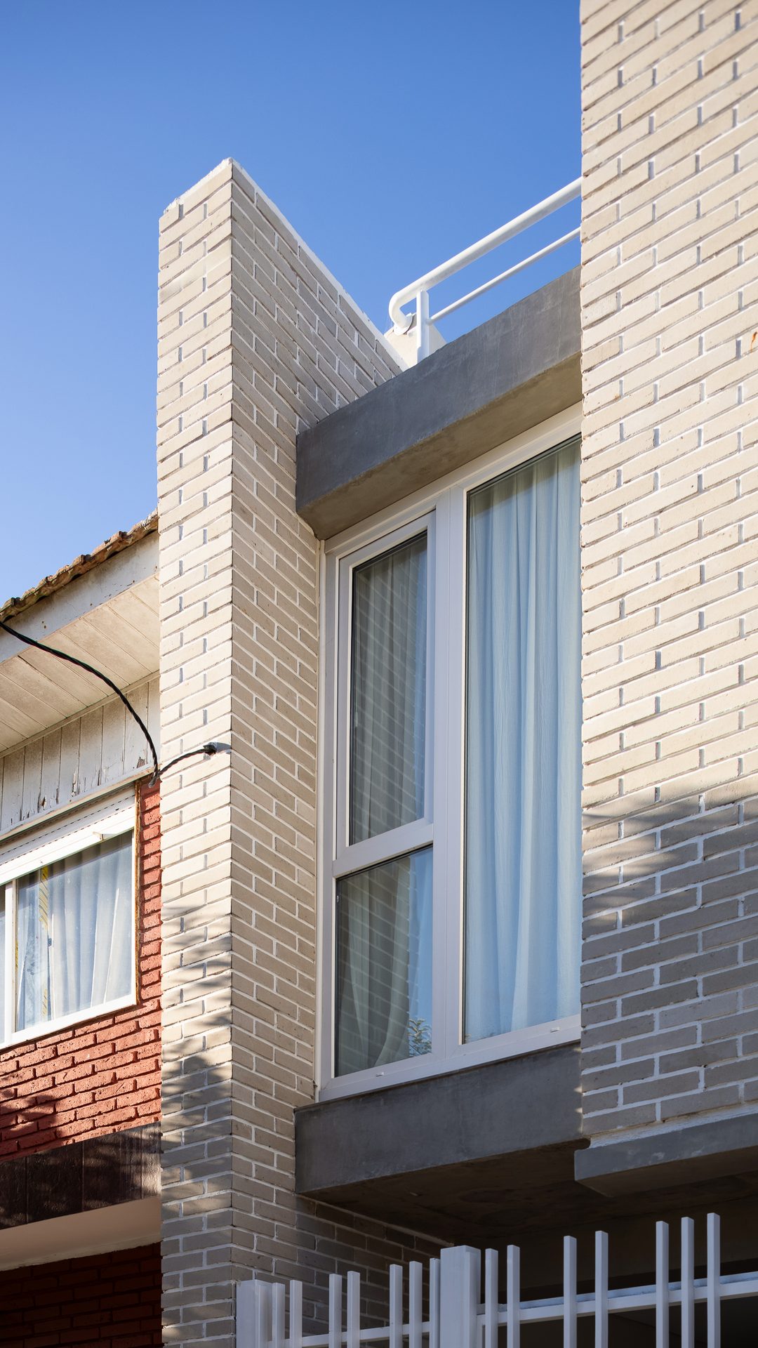 Larrea Duplex · Housing · Duplex · Mar del Plata, Argentina — image 5 of 38
