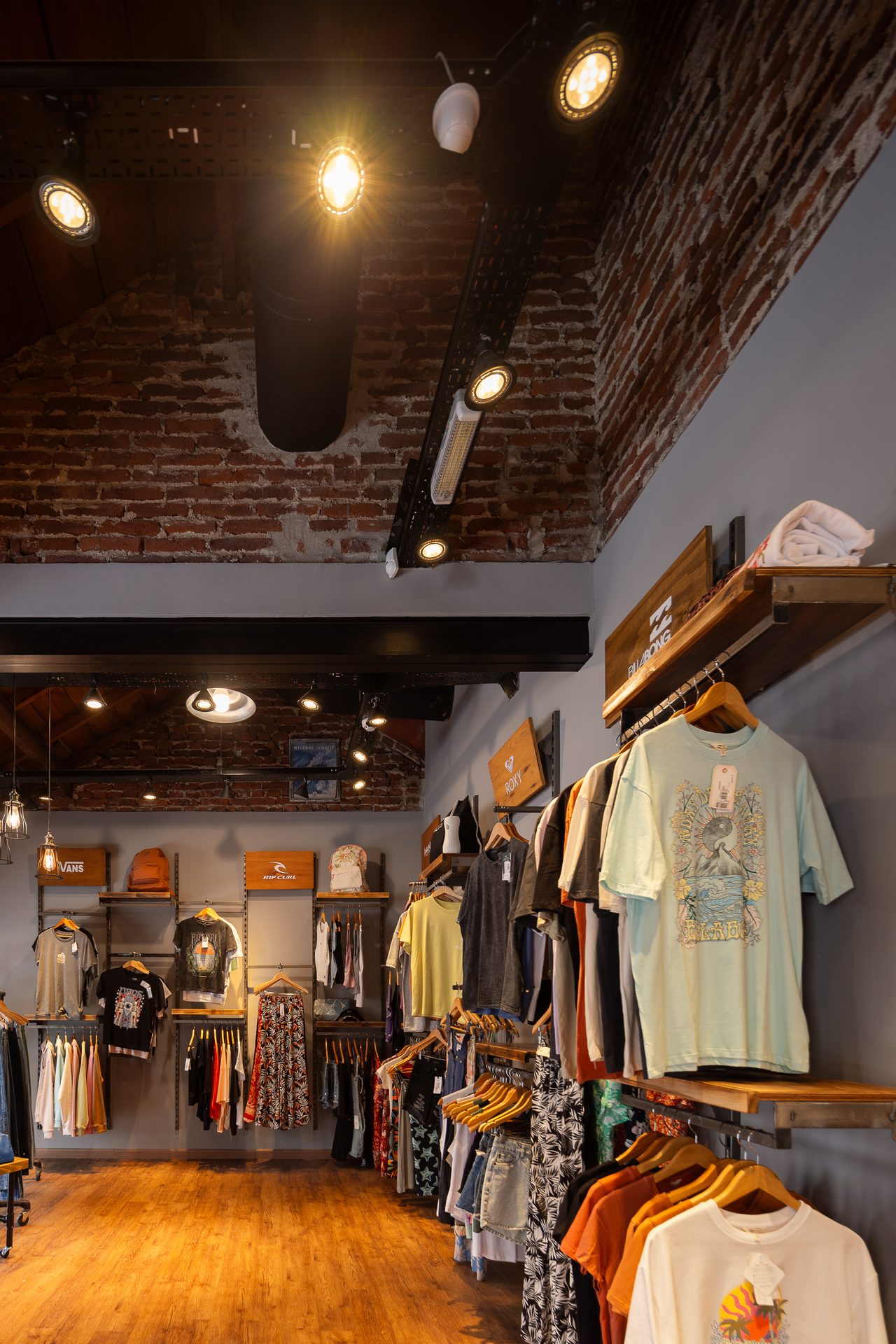 Santa Ola Store · Commercial space · Heritage intervention · Mar del Plata, Argentina — image 35 of 78