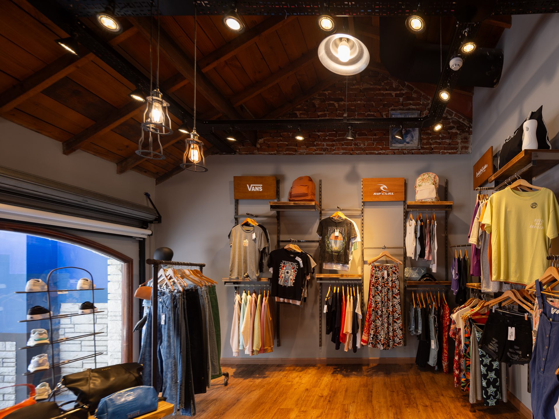 Santa Ola Store · Commercial space · Heritage intervention · Mar del Plata, Argentina — image 36 of 78