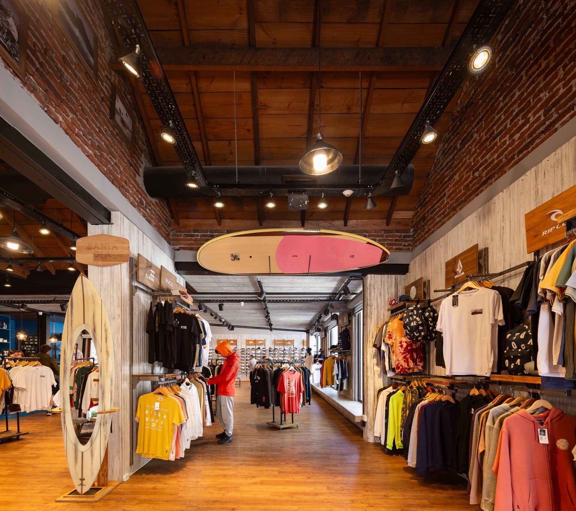 Santa Ola Store · Commercial space · Heritage intervention · Mar del Plata, Argentina — image 38 of 78
